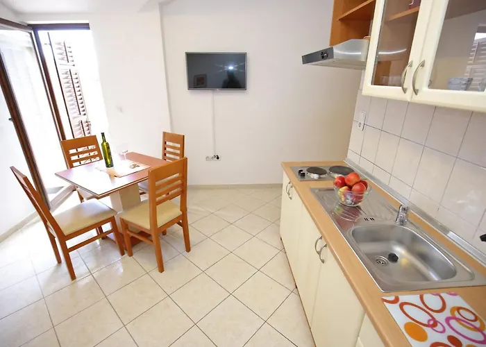 Lucija Peros * Zaton (Zadar)
