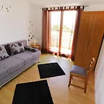Lucija Peros 자톤