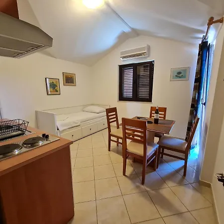Lucija Peros Zaton Apartment *
